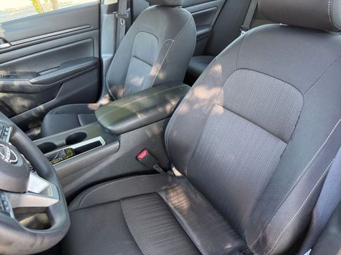 Used 2025 Nissan Altima 2.5 SV FWD image 36