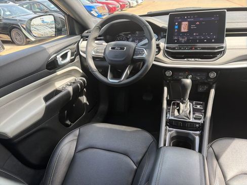Used 2025 Jeep Compass Limited AWD/4WD image 22