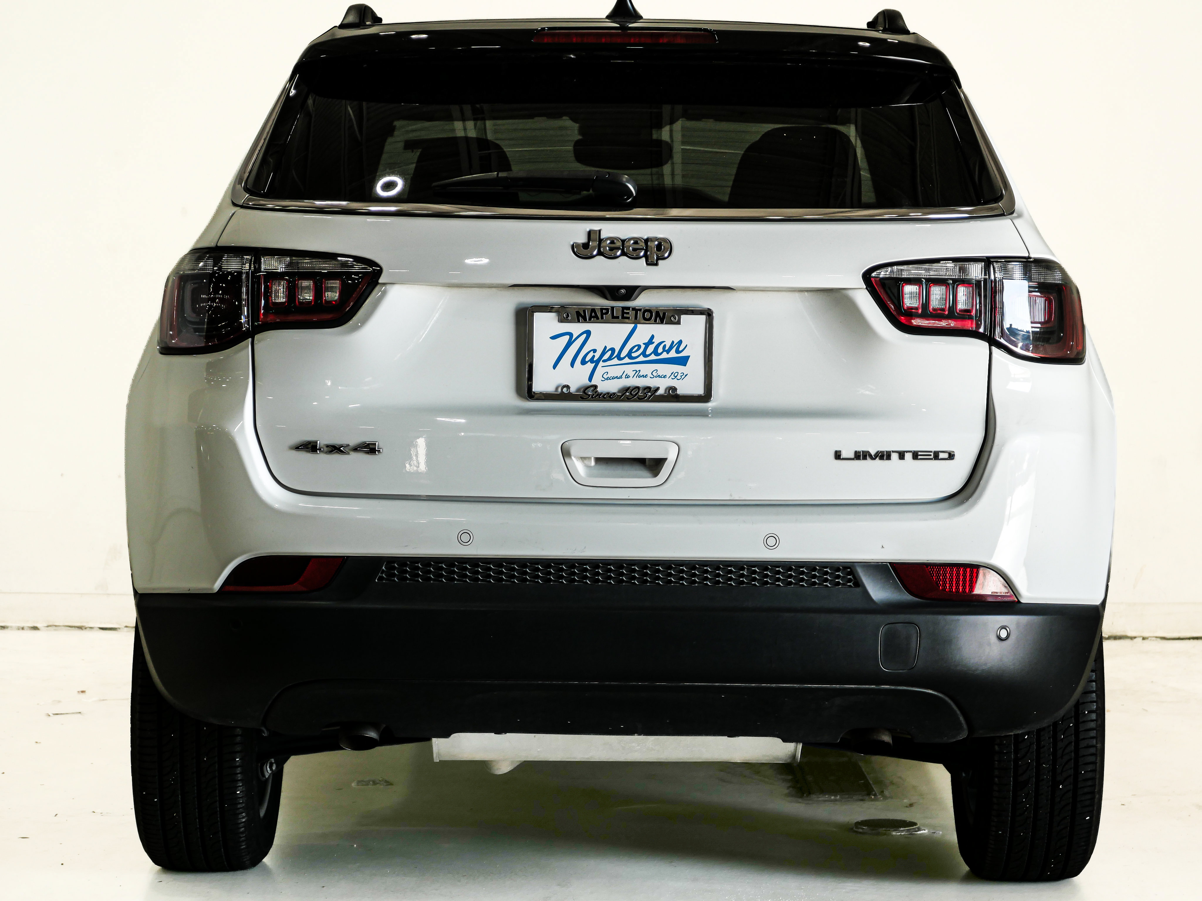 Used 2025 Jeep Compass Limited AWD/4WD image 7