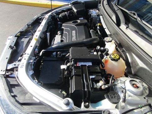 Used 2021 Chevrolet Equinox Premier image 10