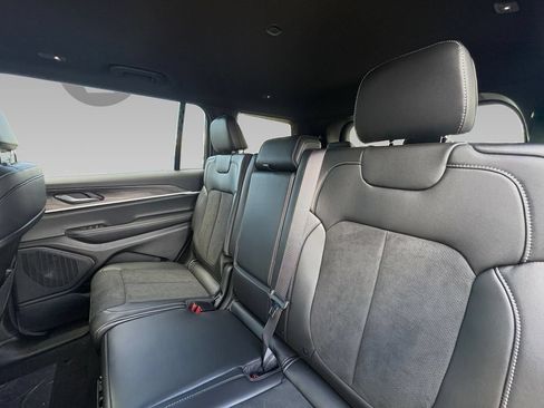 New 2026 Jeep Grand Cherokee L 4WD image 21