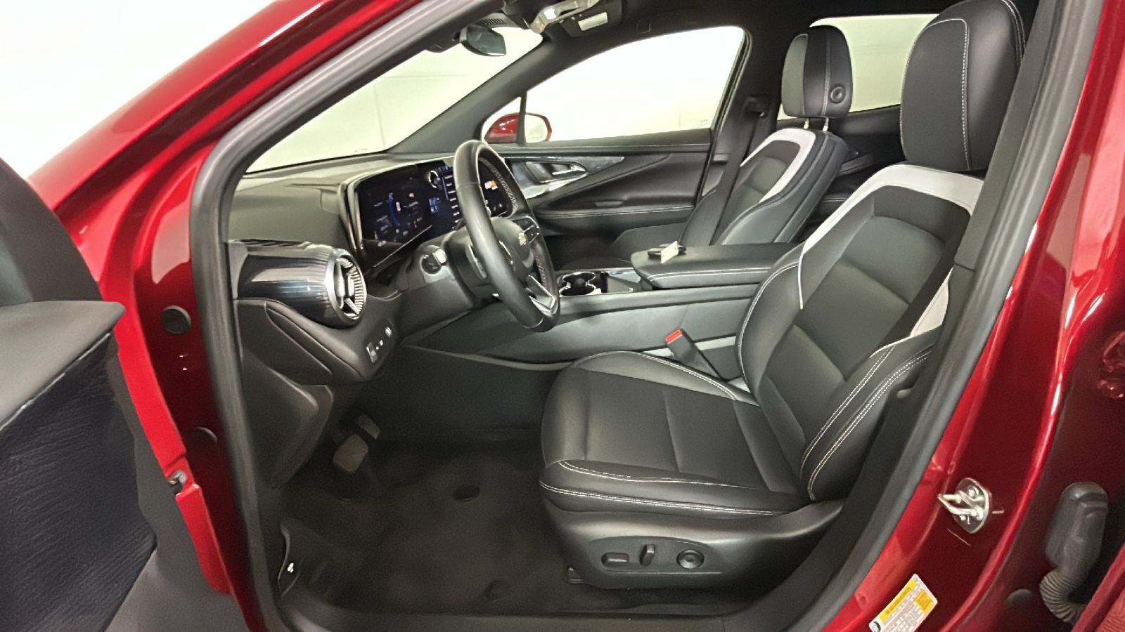 Used 2024 Chevrolet Blazer EV LT AWD/4WD image 14