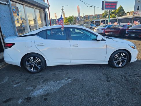 Used 2021 Nissan Sentra SV image 3