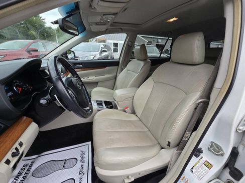 Used 2014 Subaru Outback 2.5i Limited w/ Moonroof Package AWD/4WD image 14