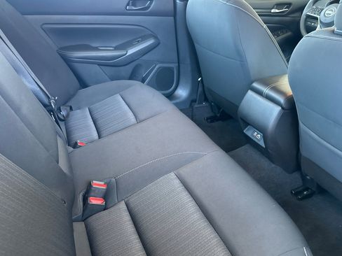 Used 2025 Nissan Altima 2.5 SV FWD image 32