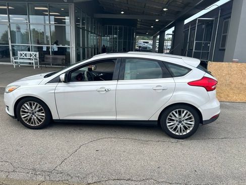 Used 2015 Ford Focus Titanium FWD image 5