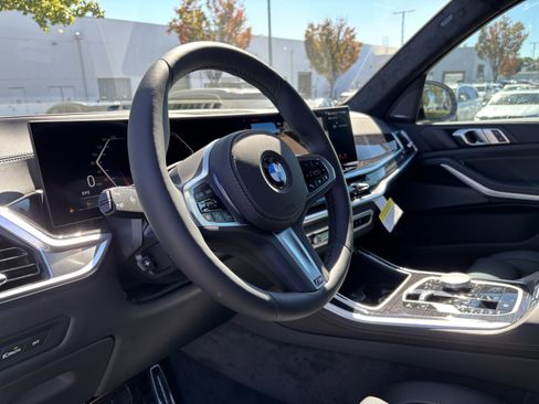 Used 2026 BMW X5 xDrive40i w/ M Sport Package image 15