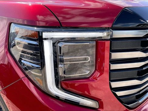 Used 2025 GMC Sierra 1500 AT4 w/ AT4 Premium Package AWD/4WD image 33