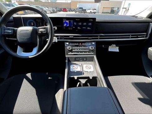 Used 2025 Hyundai Santa Fe SE image 18