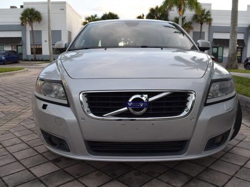 Used 2011 Volvo V50 T5 image 37