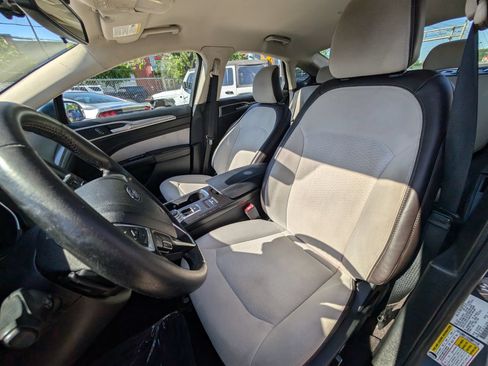 Used 2019 Ford Fusion SE w/ Equipment Group 151A FWD image 16