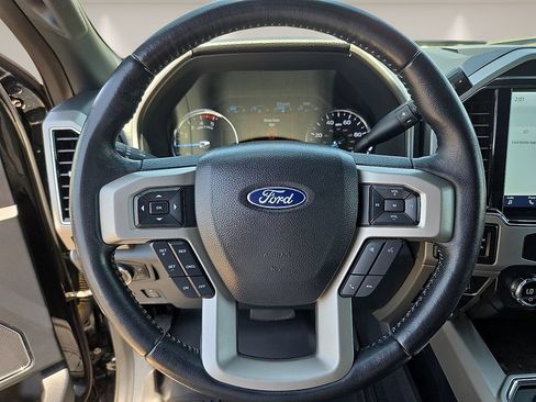 Used 2022 Ford F250 Lariat w/ Lariat Ultimate Package AWD/4WD image 15