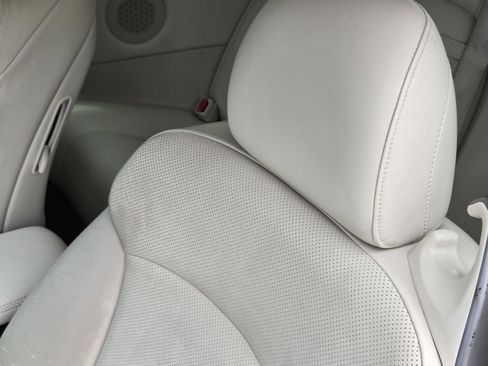 Used 2010 Lexus IS 250C RWD image 22