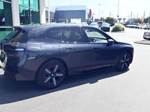 Used 2024 BMW iX xDrive50 w/ Sport Package AWD/4WD image 10