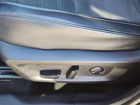 Used 2024 Mitsubishi Outlander SE image 19