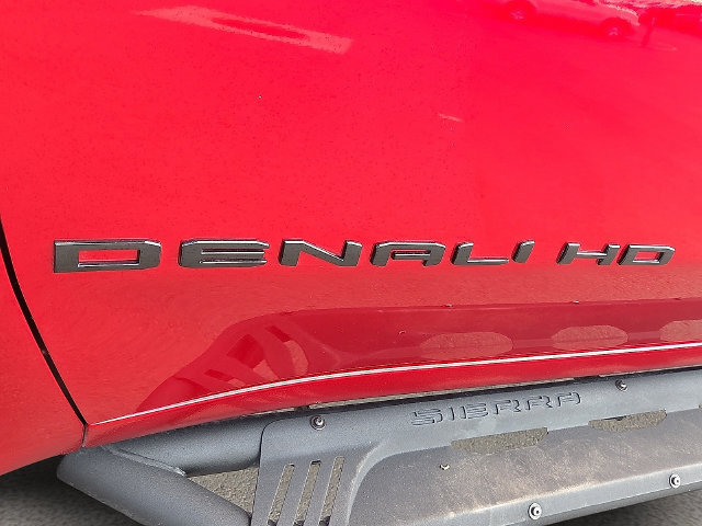 Used 2025 GMC Sierra 2500 AT4 w/ Technology Package AWD/4WD image 7