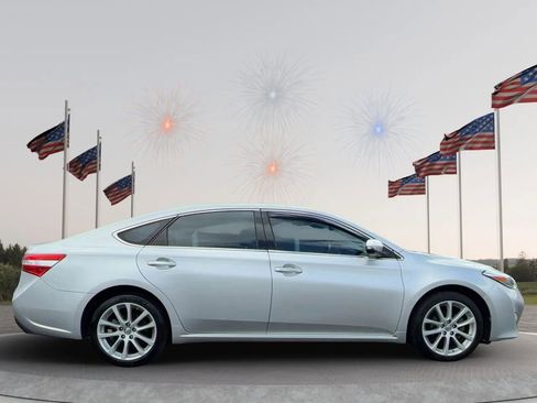 Used 2013 Toyota Avalon XLE Touring FWD image 10