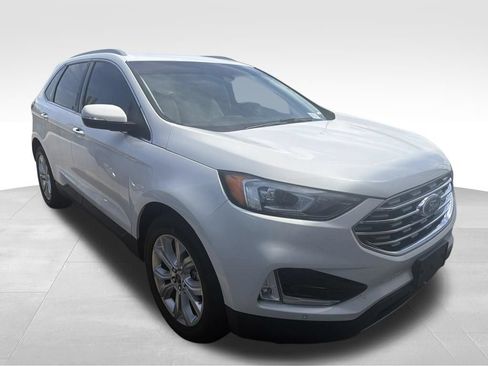 Used 2020 Ford Edge Titanium FWD image 12