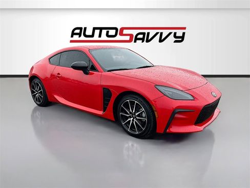 Used 2024 Toyota GR86 image 1