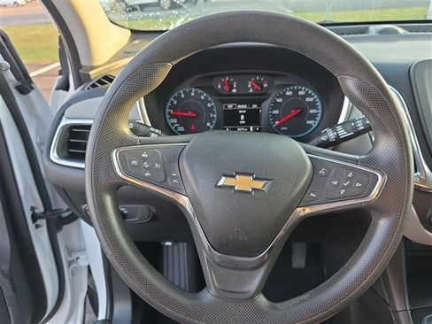 Used 2020 Chevrolet Equinox LS w/ LS Convenience Package image 11