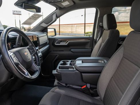 Used 2025 Chevrolet Silverado 1500 LT RWD image 14