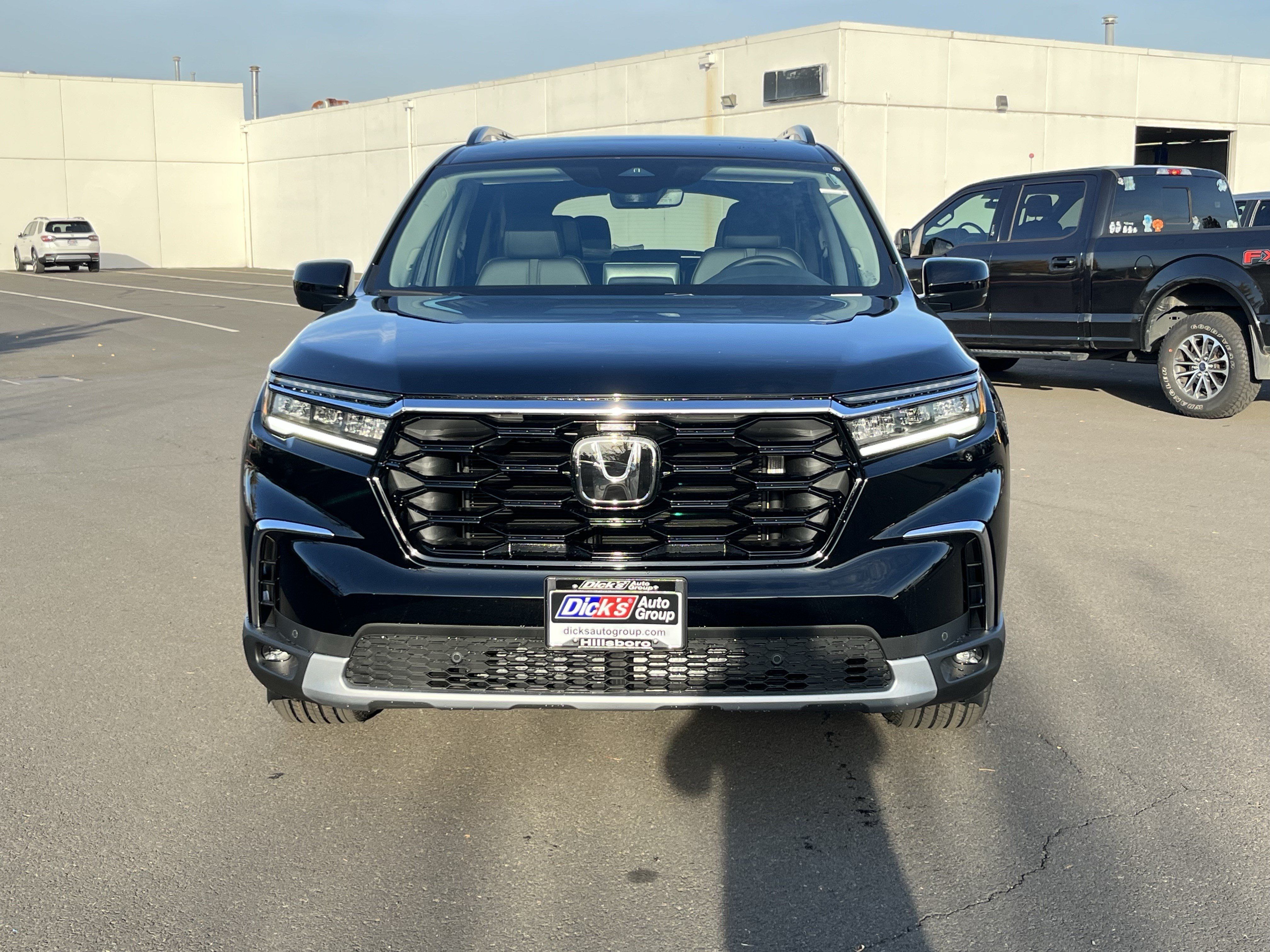 New 2025 Honda Pilot Touring image 7