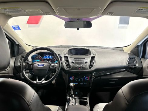 Used 2017 Ford Escape SE w/ SE Sport Appearance Package image 15