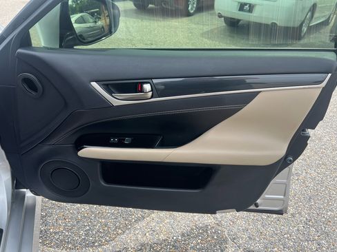 Used 2016 Lexus GS 200t image 34