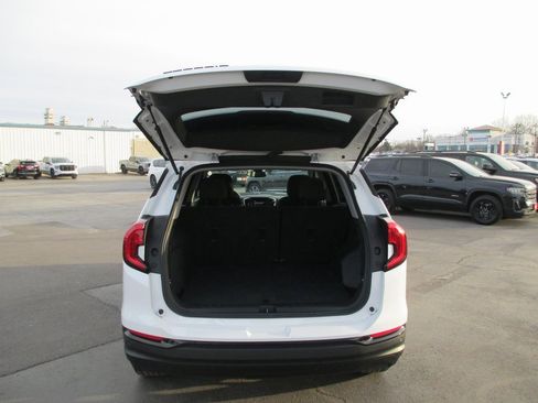 Certified 2022 GMC Terrain SLE w/ Elevation Edition image 7