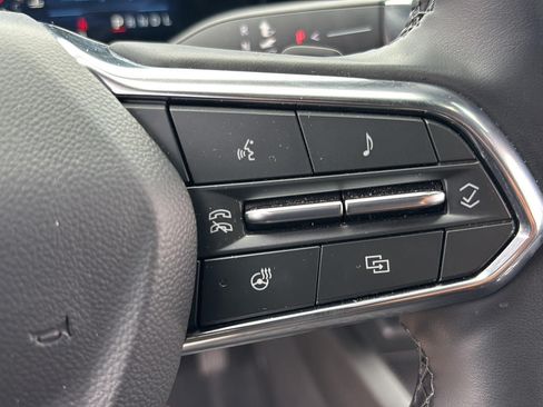 Used 2025 Chevrolet Equinox LT AWD/4WD image 11