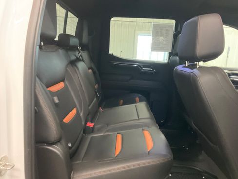 Used 2024 GMC Sierra 1500 AT4 w/ Technology Package AWD/4WD image 23