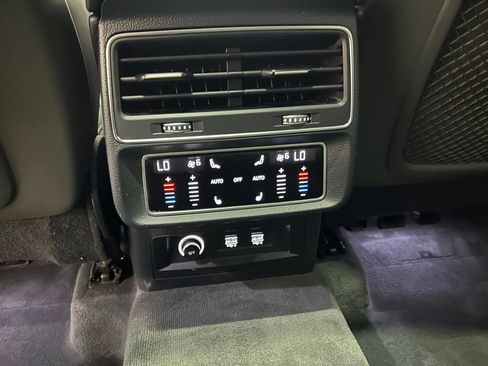 Used 2019 Audi Q8 Prestige AWD/4WD image 26