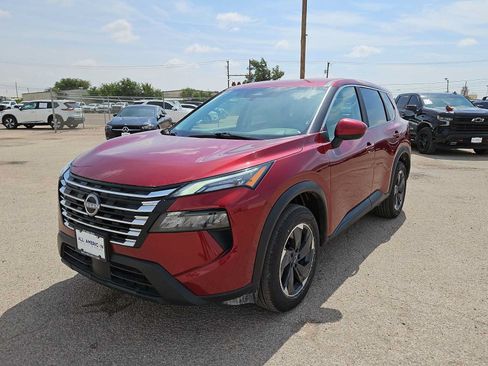 Used 2025 Nissan Rogue SV FWD image 4