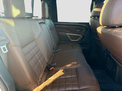 Used 2022 Nissan Titan Platinum Reserve w/ Moonroof Package AWD/4WD image 28