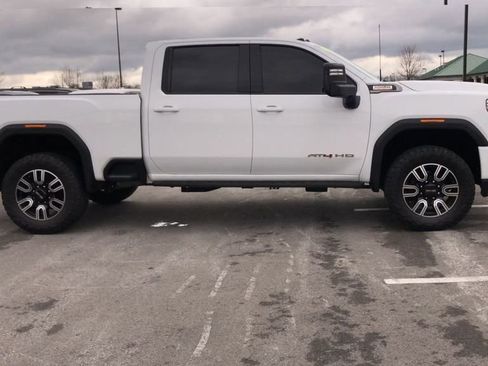 Used 2022 GMC Sierra 3500 AT4 w/ AT4 Preferred Package AWD/4WD image 9