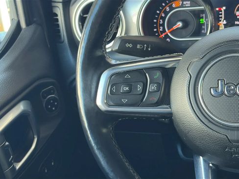 Used 2020 Jeep Wrangler Unlimited Sahara AWD/4WD image 31