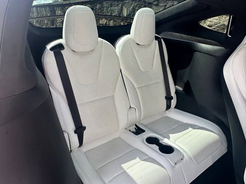 Used 2022 Tesla Model X image 70