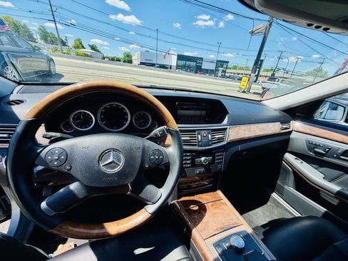 Used 2013 Mercedes-Benz E 350 4MATIC Sedan image 16