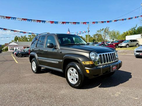 Used 2006 Jeep Liberty Limited image 7