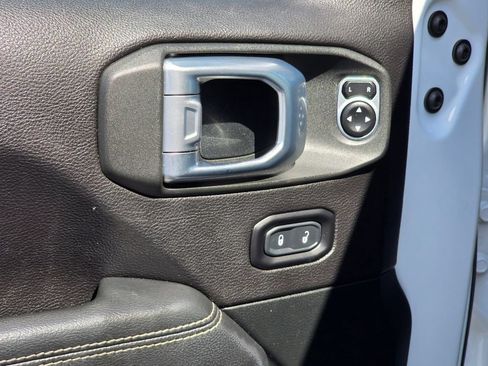 Used 2020 Jeep Gladiator Overland AWD/4WD image 40