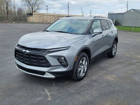 Used 2023 Chevrolet Blazer LT w/ LPO, Black Grille Bar Package image 5