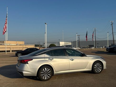 Certified 2025 Nissan Altima 2.5 SV FWD image 26