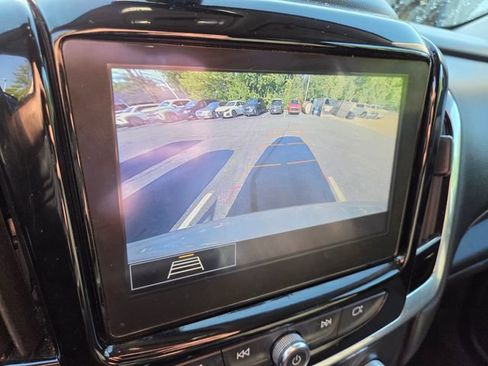 Used 2020 Chevrolet Traverse LT FWD image 15