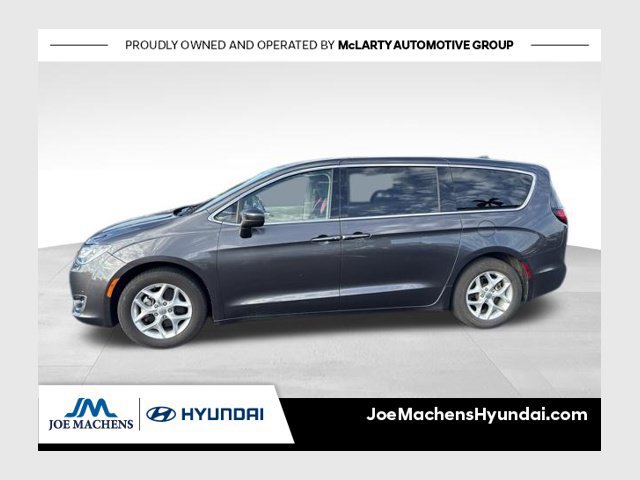 Used 2018 Chrysler Pacifica Touring Plus w/ Tire & Wheel Group FWD 360° Tour