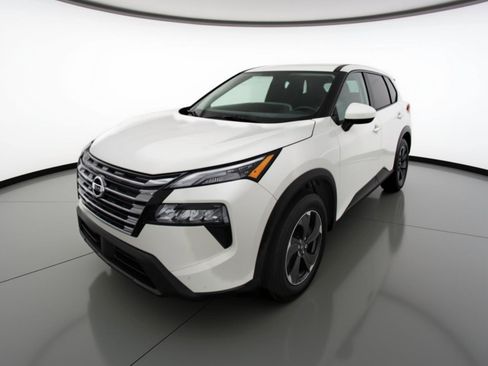 Used 2025 Nissan Rogue SV FWD image 3