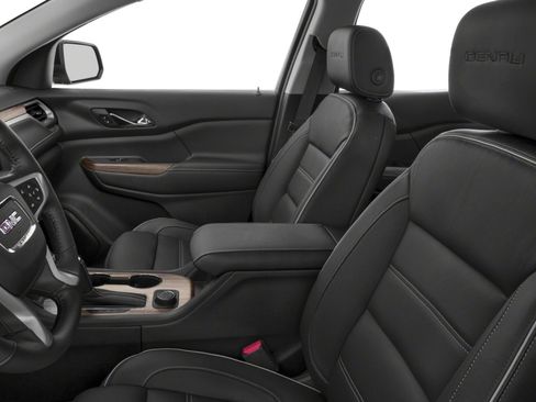 Used 2018 GMC Acadia Denali w/ Technology Package FWD image 6
