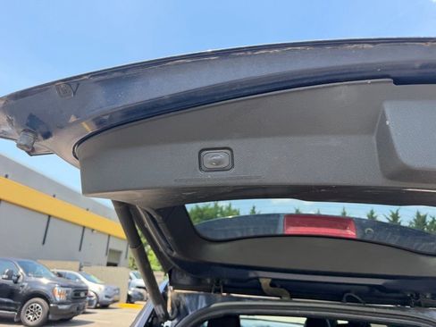Used 2017 Ford Explorer Limited AWD/4WD image 10
