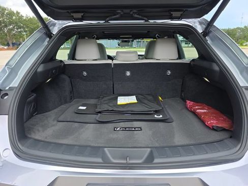 Used 2024 Lexus UX 250h FWD w/ Premium Package image 15