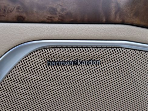 Used 2017 Mercedes-Benz SL 550 w/ Driver Assistance Package image 34