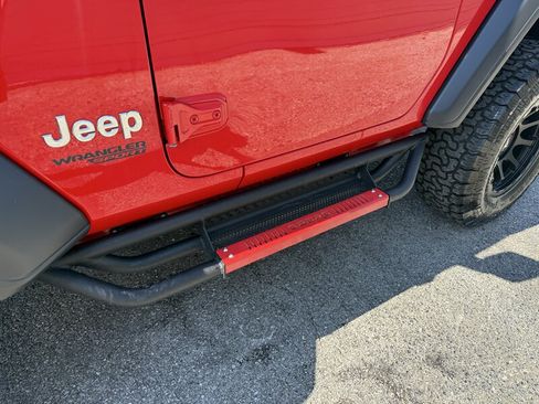 Used 2018 Jeep Wrangler Sport AWD/4WD image 18